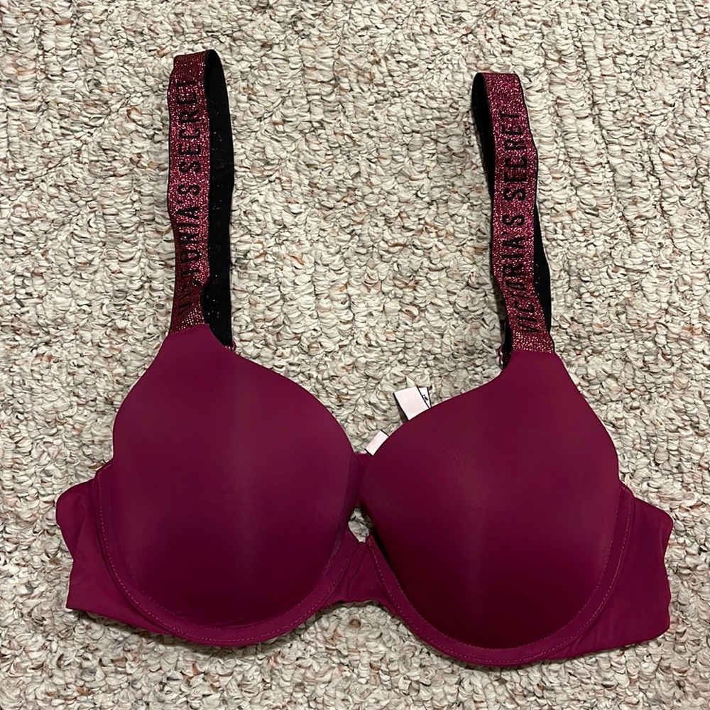 Victoria’s Secret push up bra. Size: 36B.